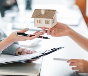 Chelmsford Homebuyers Should Work with a Mortgage Broker